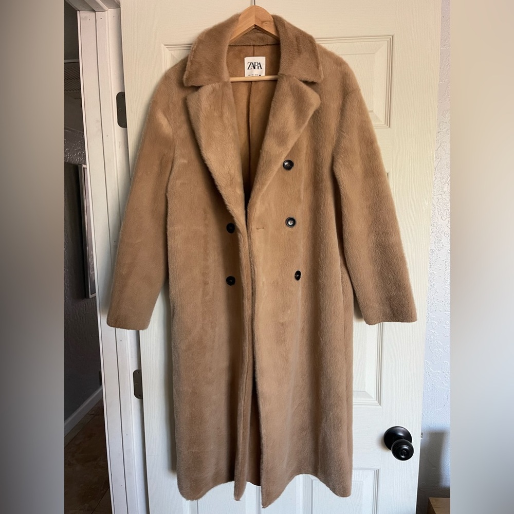 Beautiful Zara coat new/no tag